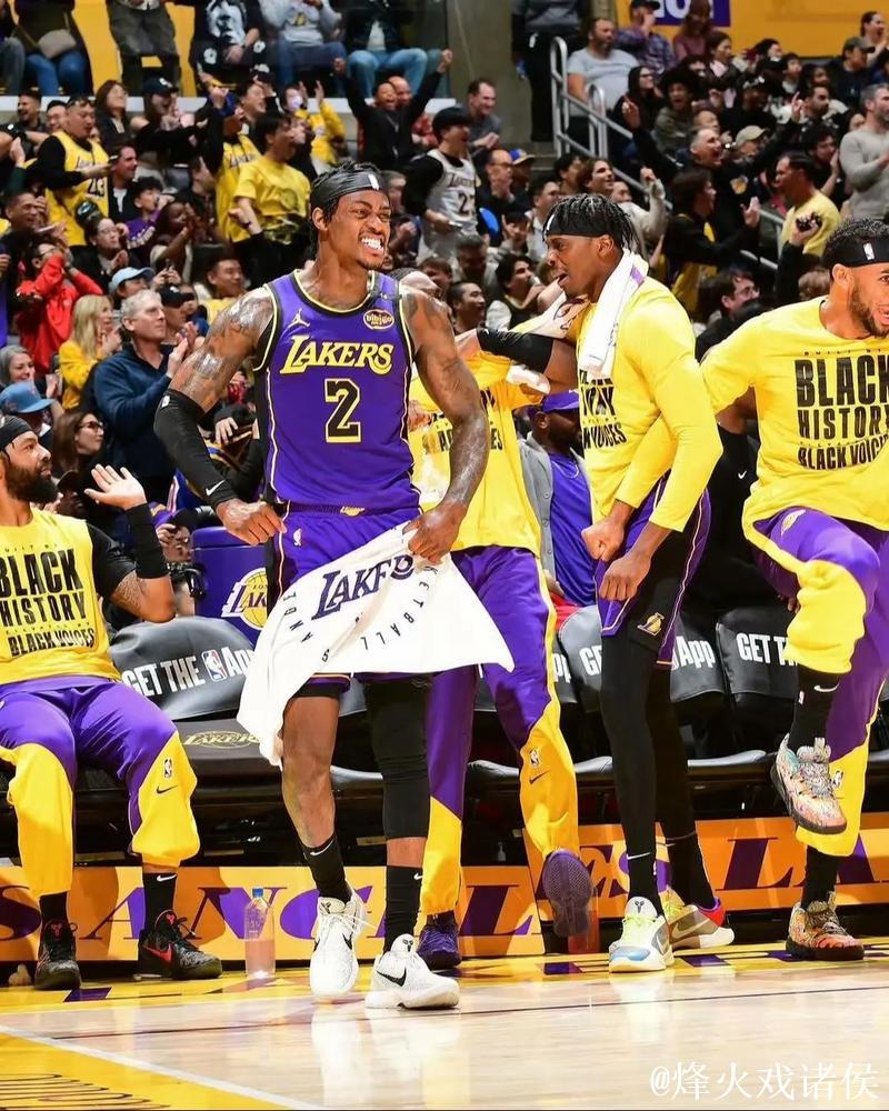 范德比尔特谈轮换调整:全力支持球队决策 范德比尔特谈轮换调整:全力支持球队决策